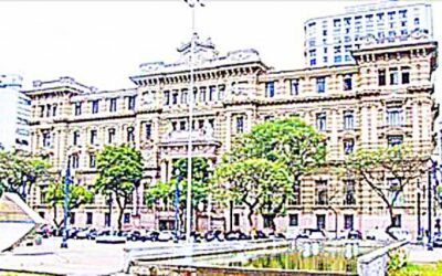 Servidores recebem verbas atrasadas