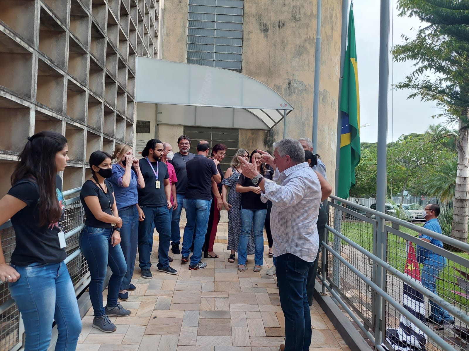 Servidores de Mirassol receberam a visita dos dirigentes Eda Mara, Pardal e Alemão da ASSOJURIS