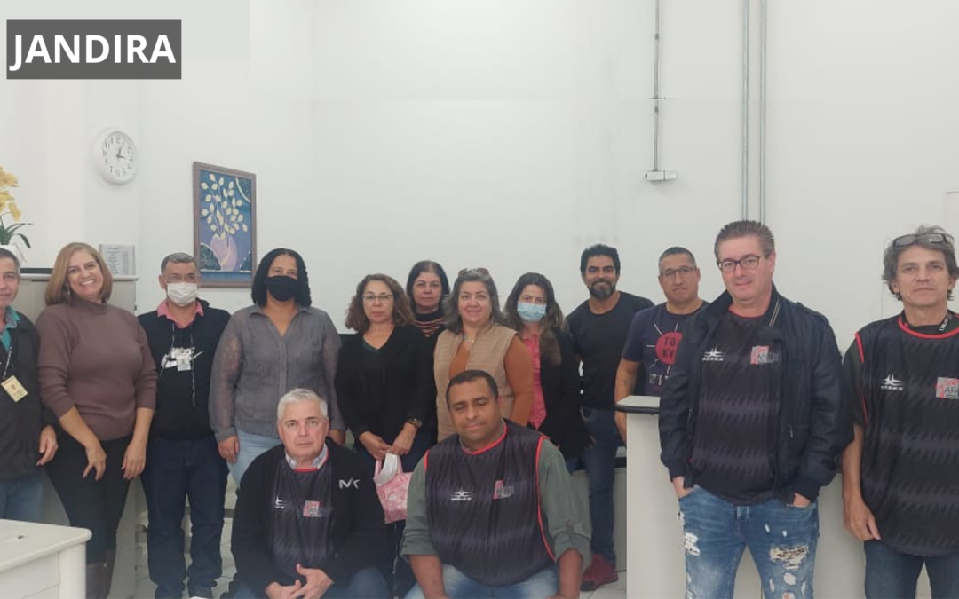 Servidores de Jandira mobilizados