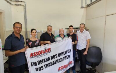 Presidente Bernardes – Servidores participam de ato organizado pela Assojuris