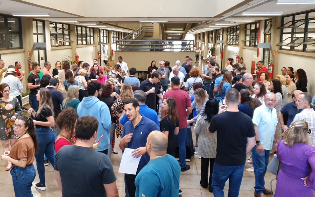 O TJ-SP pressiona e ameaça, enquanto servidores se unem e confraternizam