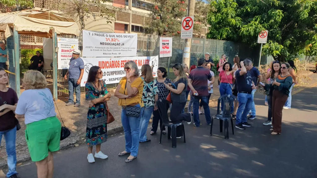Servidores do forum de Ribeirão Preto estão parados