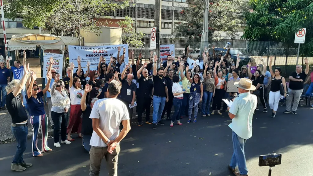 Servidores do forum de Ribeirão Preto estão parados