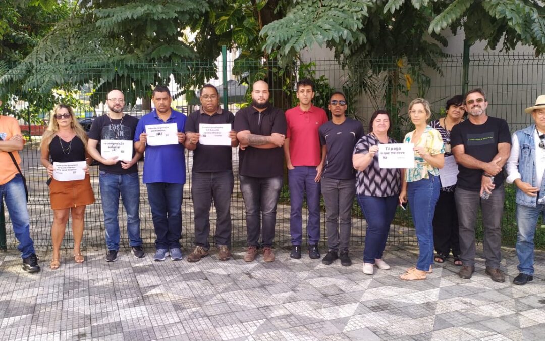 Servidores do fórum de Caraguatatuba estão parados