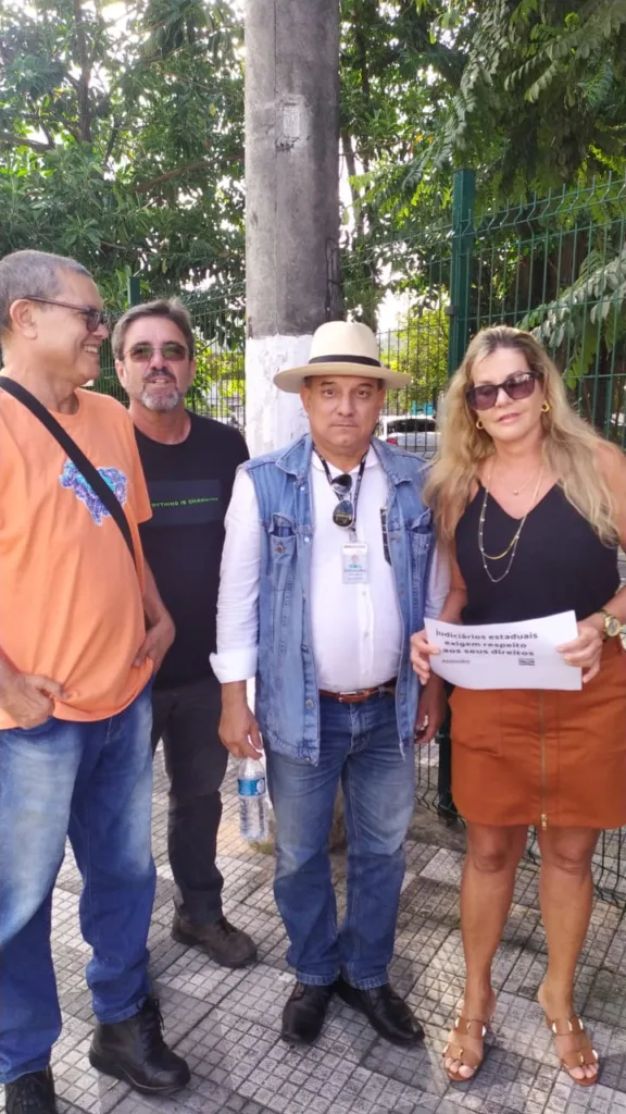 Servidores do fórum de Caraguatatuba estão parados